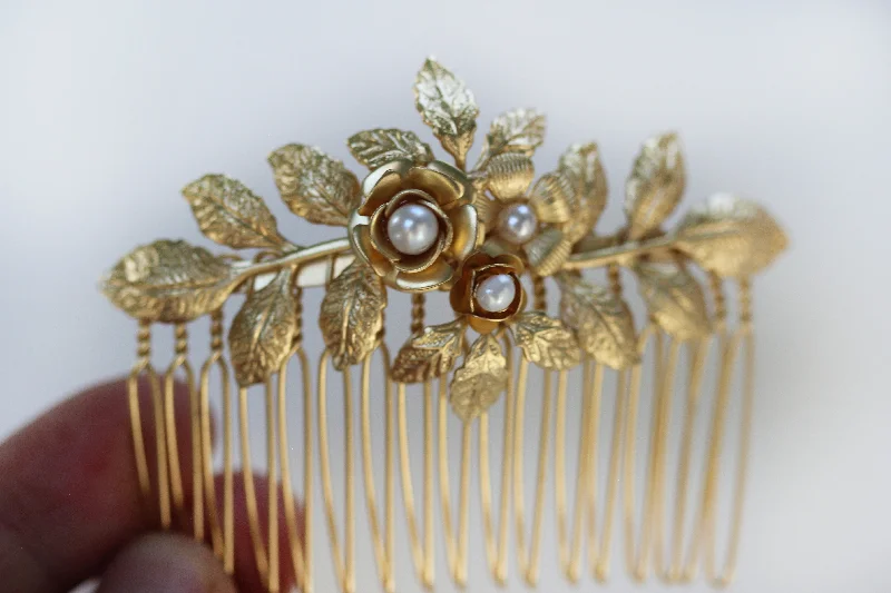 Amber Flower Hair Comb